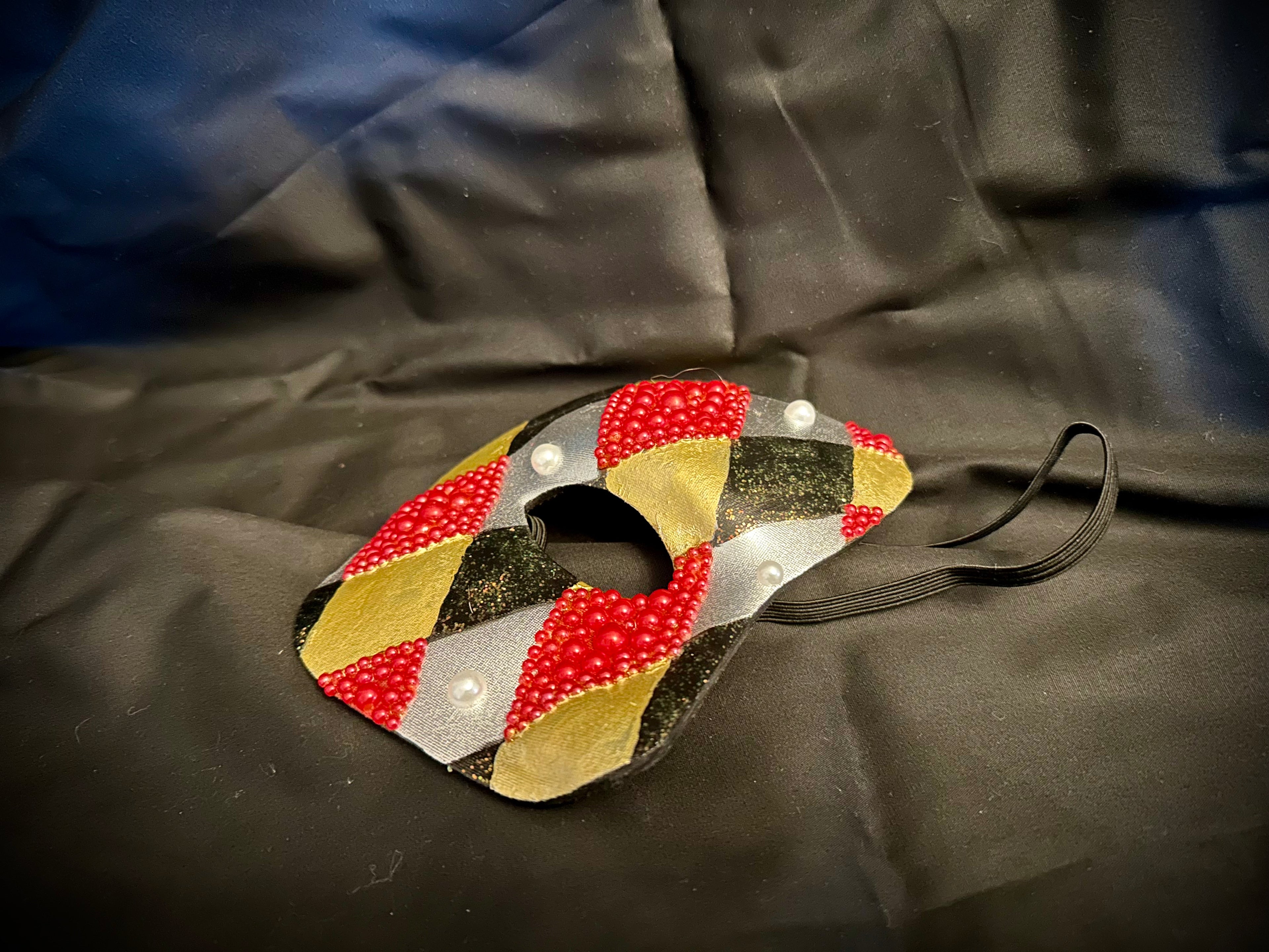 Queen of Hearts Half Mask